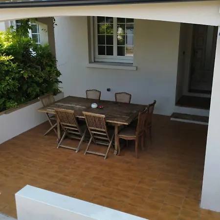 Lucienne Villa Sallèles-dʼAude